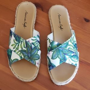 NWOT-American Eagle Slide Sandals